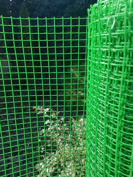 Сетка декоративная пластиковая Клевер 85x85 мм 1x20 м Темно-зеленый (509) - фото 8 Сетка декоративная пластиковая Клевер 85x85 мм 1x20 м Темно-зеленый (509) - фото 8