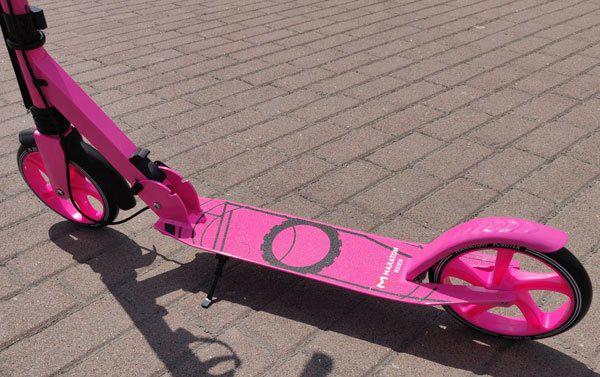 Самокат Maraton RIDER 2021 с фонариком Розовый - фото 3