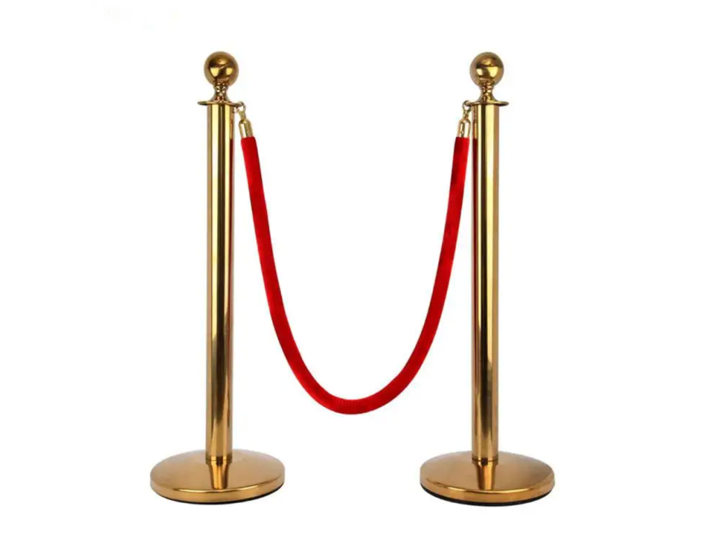 Стойка ограждения с веревкой 1,5 м 100х32 см (Р-1879) Стойка ограждения с веревкой 1,5 м 100х32 см (Р-1879)