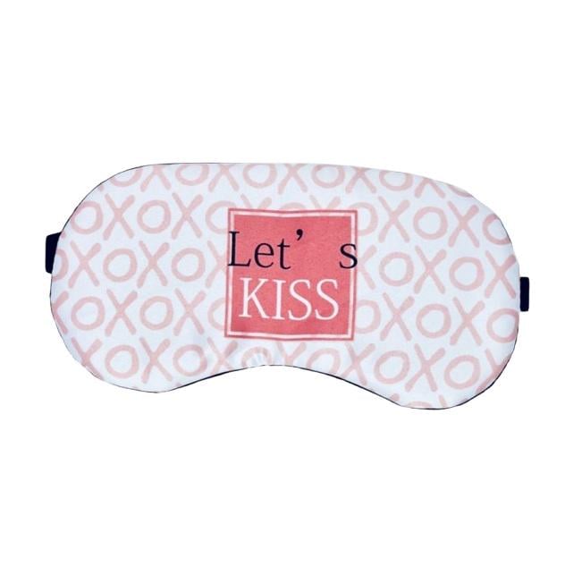 Маска для сну з охолоджуючим ефектом гелевою вставкою Let is kiss 19х10 см White/Red (123745) Маска для сну з охолоджуючим ефектом гелевою вставкою Let is kiss 19х10 см White/Red (123745)