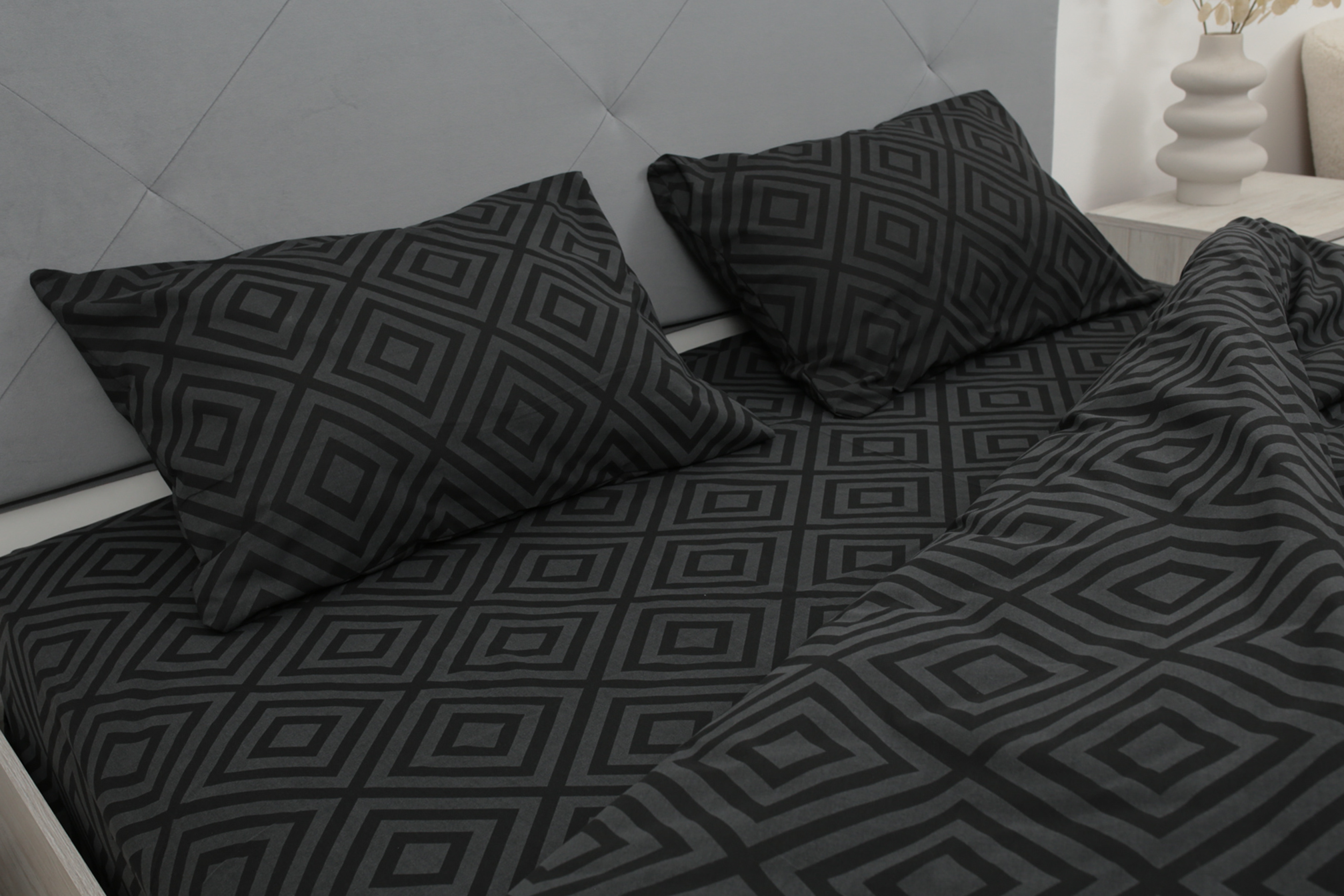 Комплект постельного белья полуторный Amore Glux-132 бязь Черный (KPB-A1,5-GLux-132black(50x70)_) - фото 5 Комплект постельного белья полуторный Amore Glux-132 бязь Черный (KPB-A1,5-GLux-132black(50x70)_) - фото 5