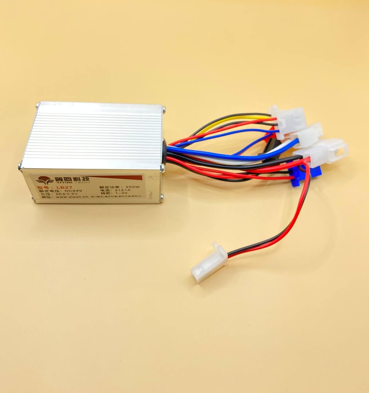 Контроллер двигателя YiyunTech YK31C 24V 250W для электротранспорта (12348)