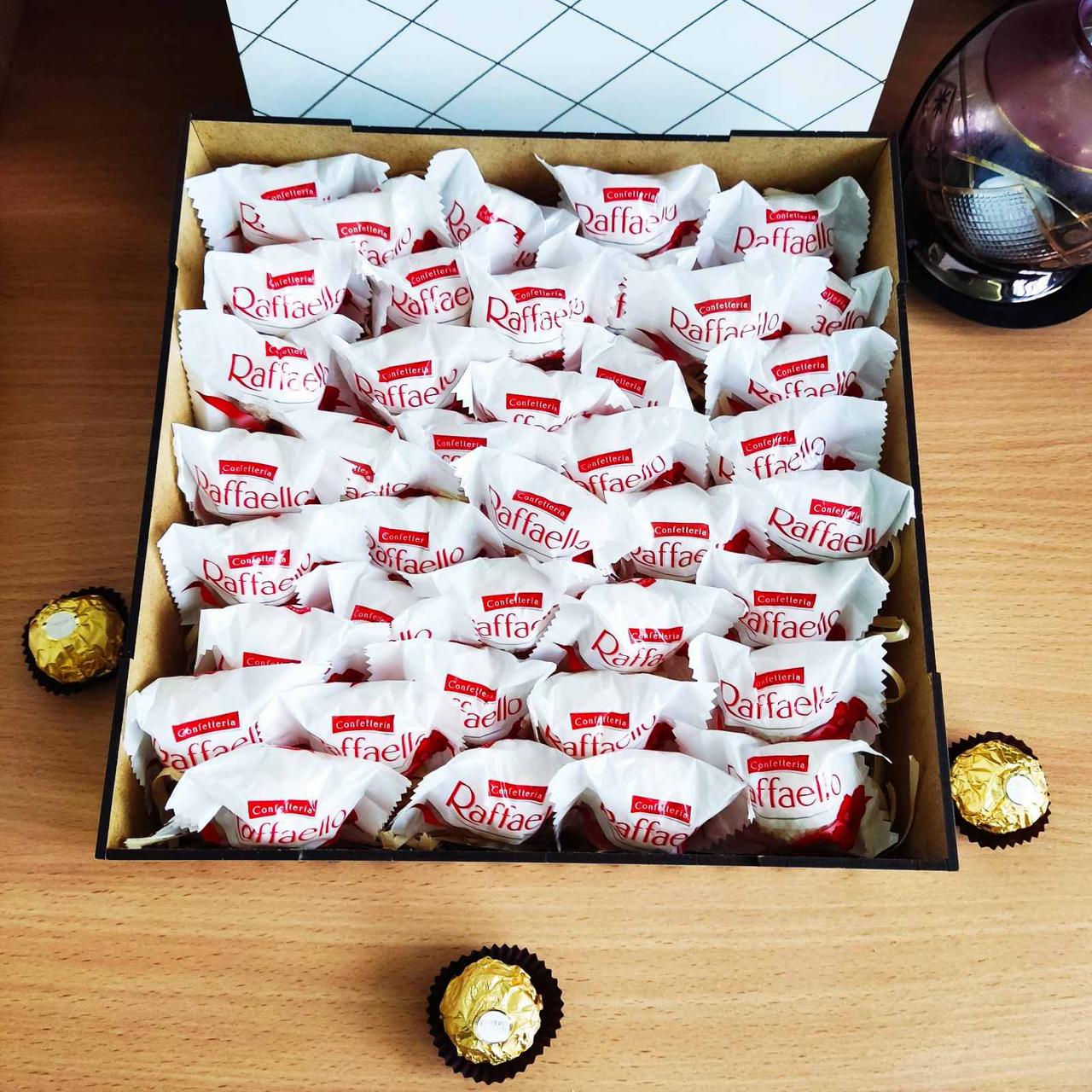 Подарунковий бокс з цукерками Raffaello для дівчини на день народження (2140837013) Подарунковий бокс з цукерками Raffaello для дівчини на день народження (2140837013)