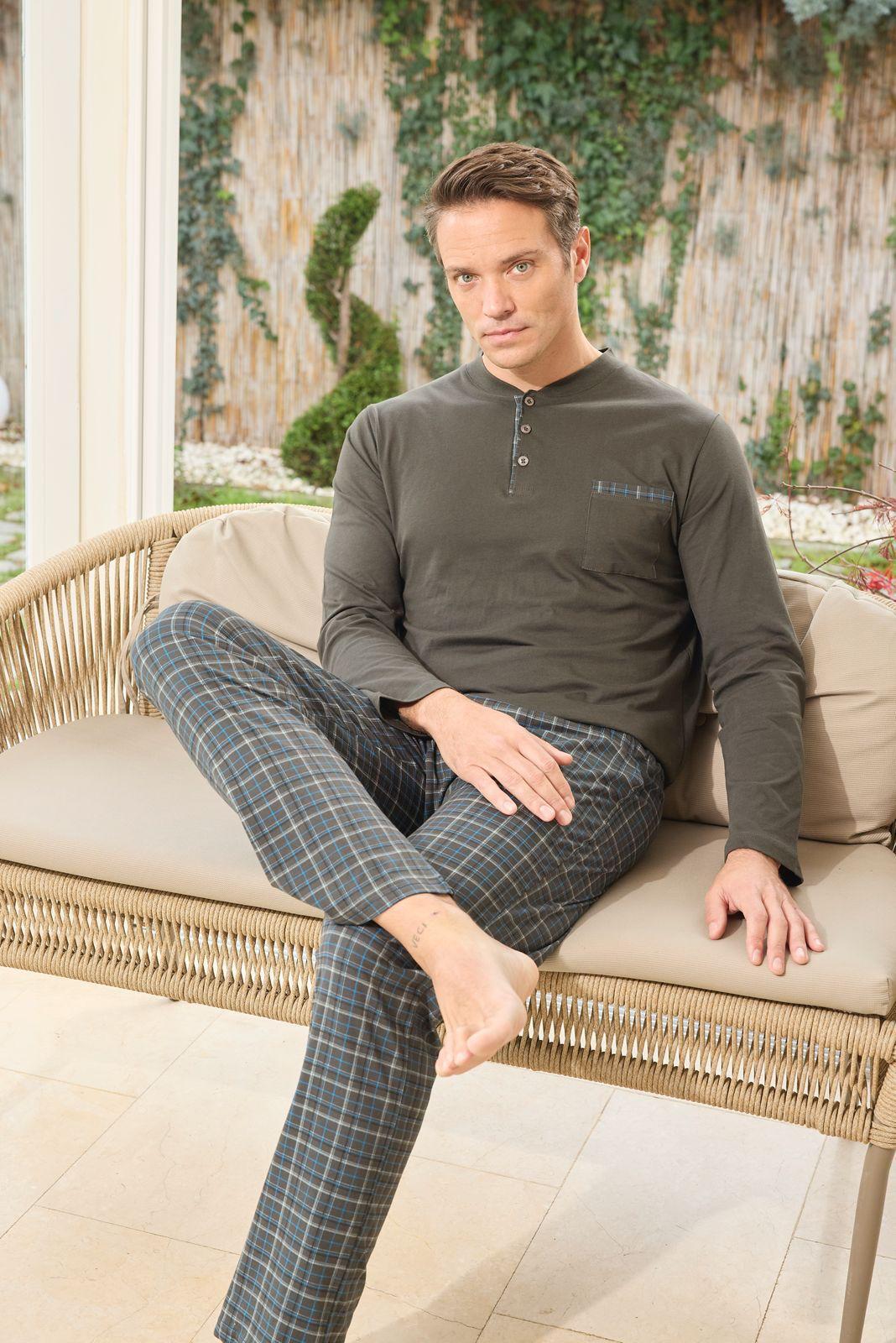 Пижама мужская хлопковая Cameron лонгслив и брюки в клетку L Хаки (PJ6800-18)
