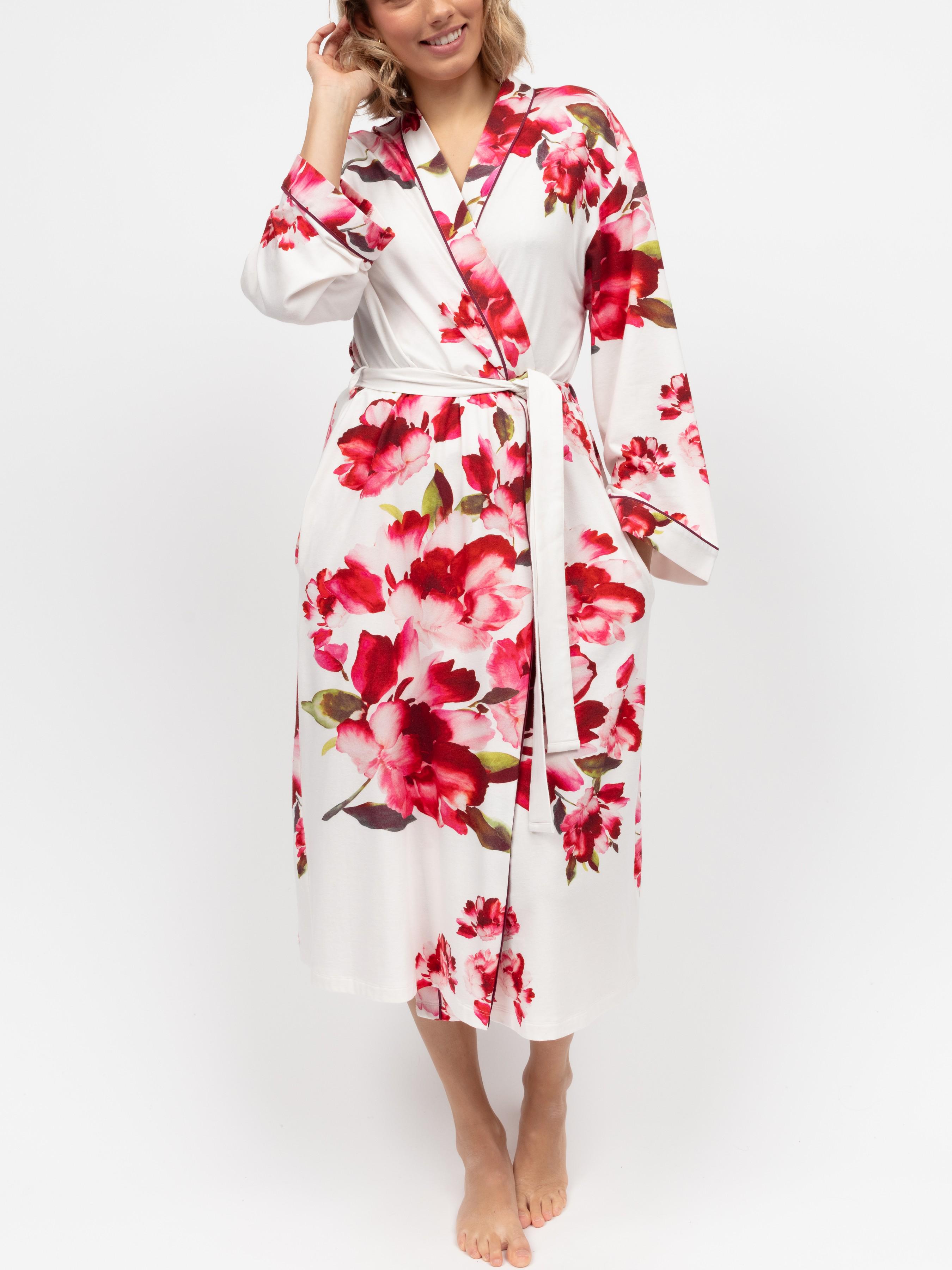 Халат женский CYBERJAMMIES Isabella 5119ISA с принтом Цветочным р. 24/5XL Молочный  (5051877613706)