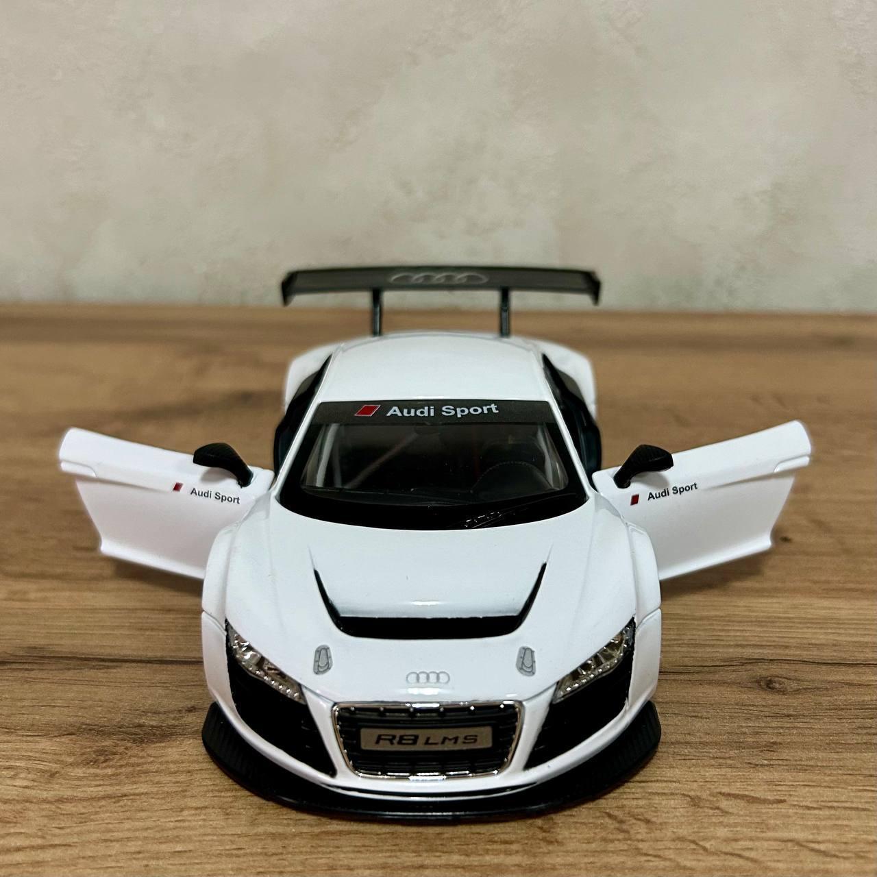 Машинка детская металлическая Rastar 56100 Audi R8 LMS 1:24 Белый (56100) - фото 6 Машинка детская металлическая Rastar 56100 Audi R8 LMS 1:24 Белый (56100) - фото 6