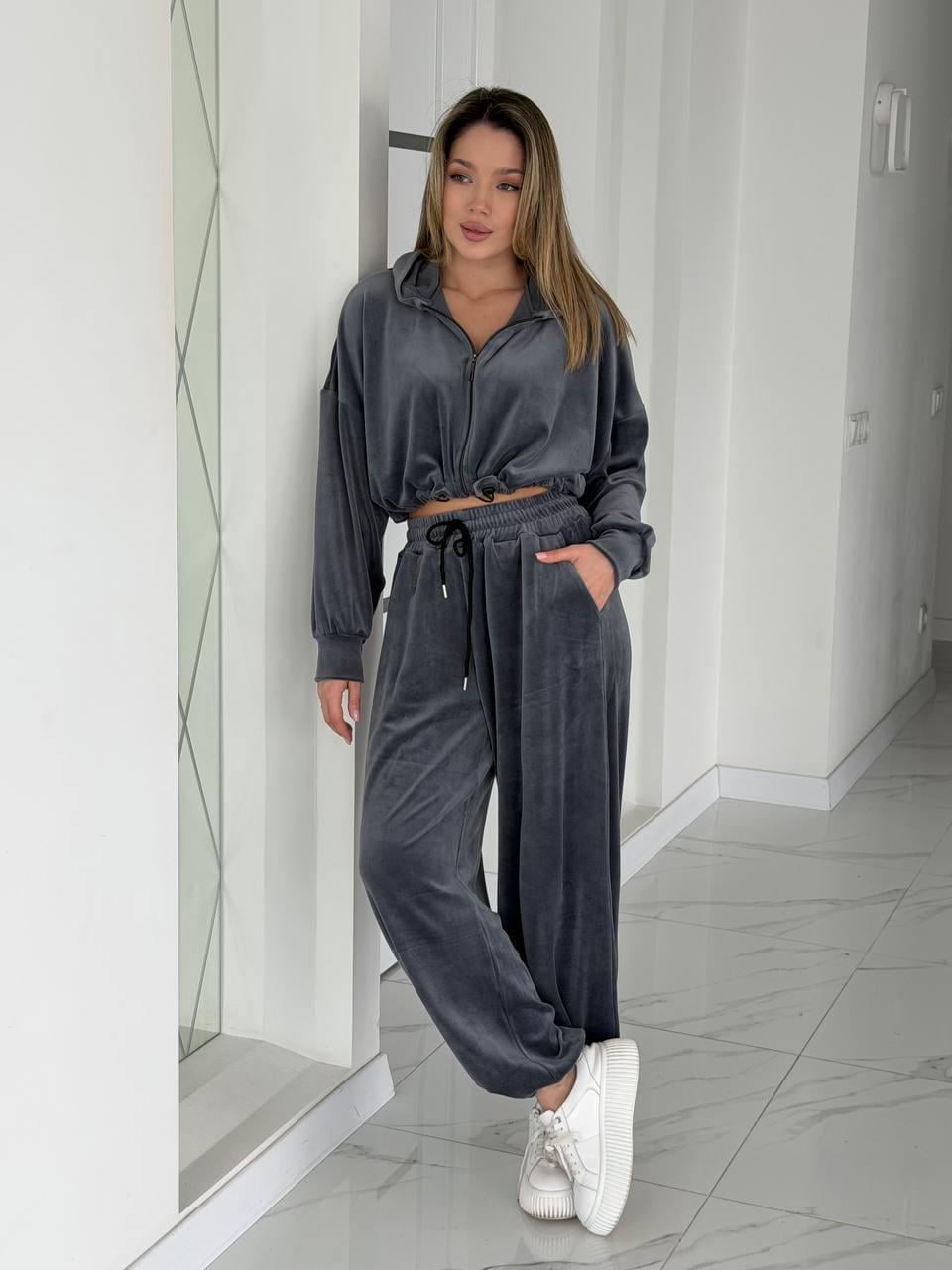 Костюм жіночий з велюру 00665 S/M Графітовий