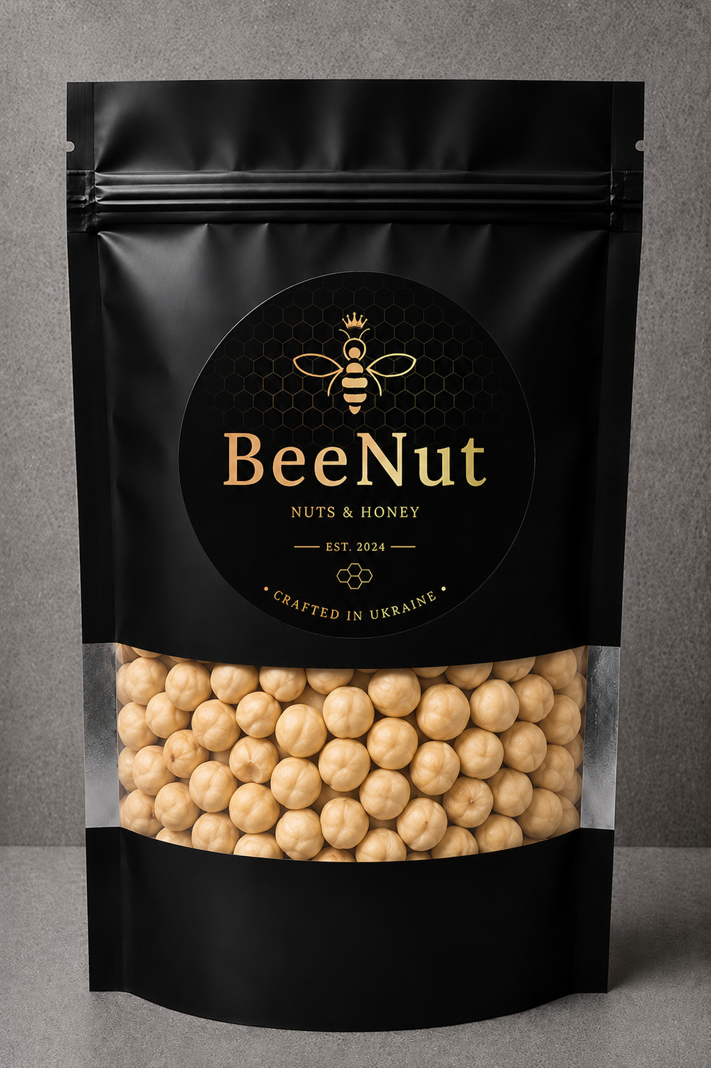 Орех фундук BeeNut бланшированный сухой обжаркой 350 г