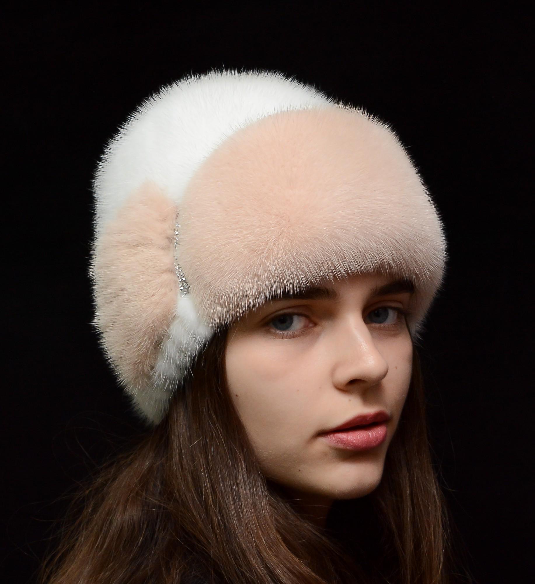 Зимняя женская шапка Меховой стиль Лобик из вязаной натуральной норки Белый/Пудра (132/1/D)