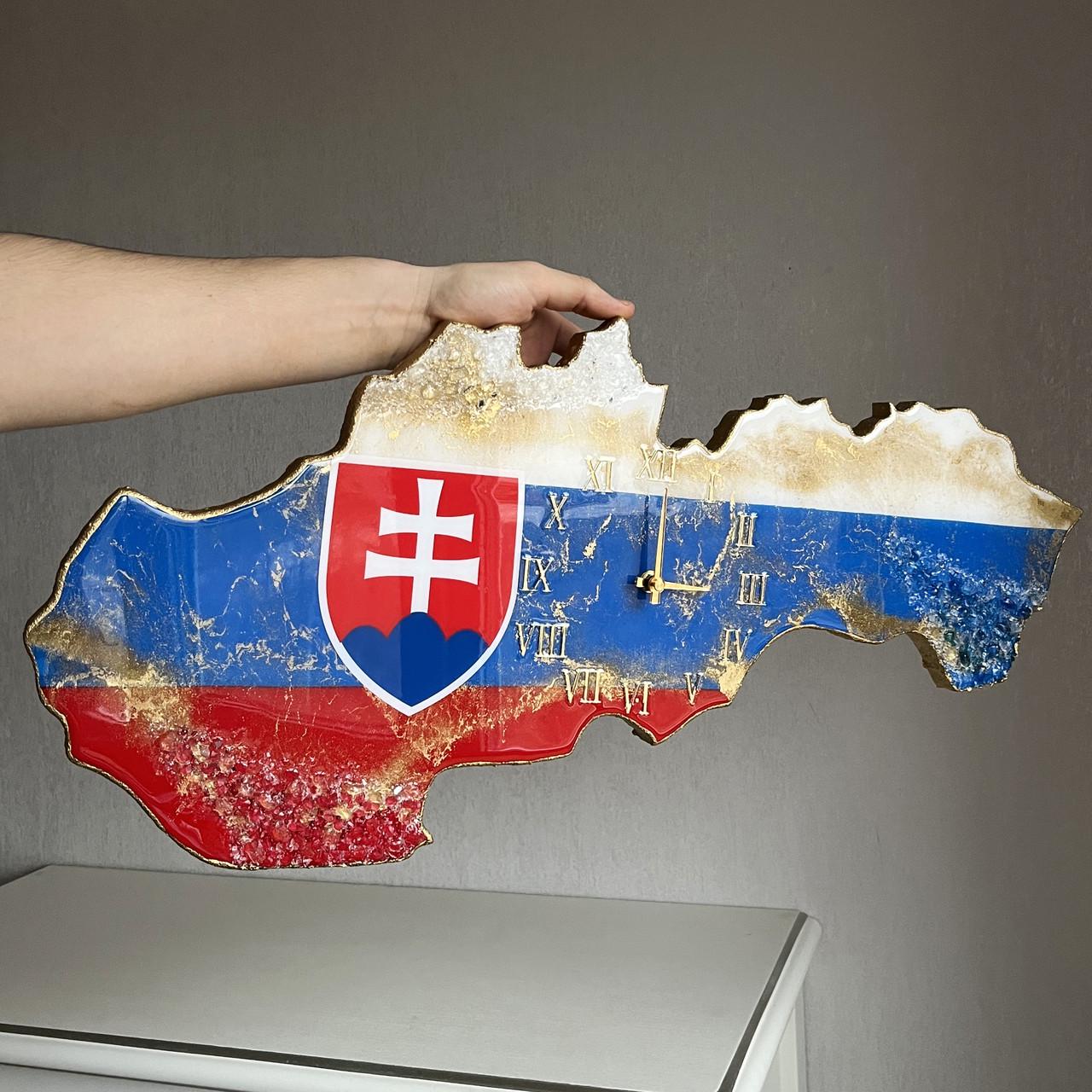 Часы настенные из эпоксидной смолы Карта Словакии 50х24 см