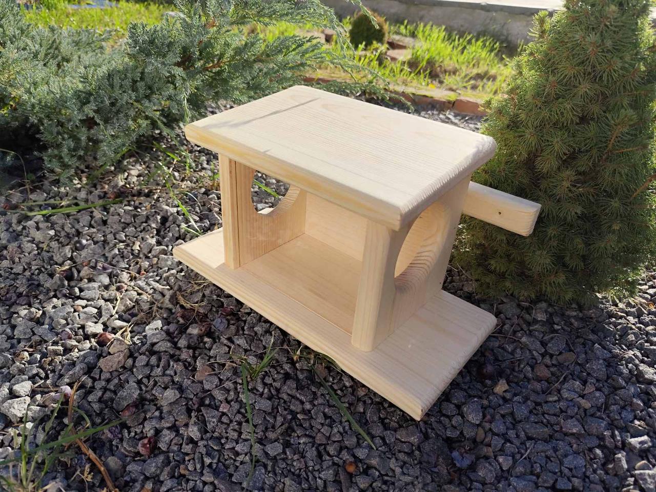 Кормушка для белок Гостинец из древесины без краски 35х20х16 см - фото 3 Кормушка для белок Гостинец из древесины без краски 35х20х16 см - фото 3