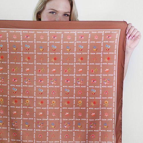 Платок шелковый Мозаїка з квітів 68х68 см (HUST_25M006)