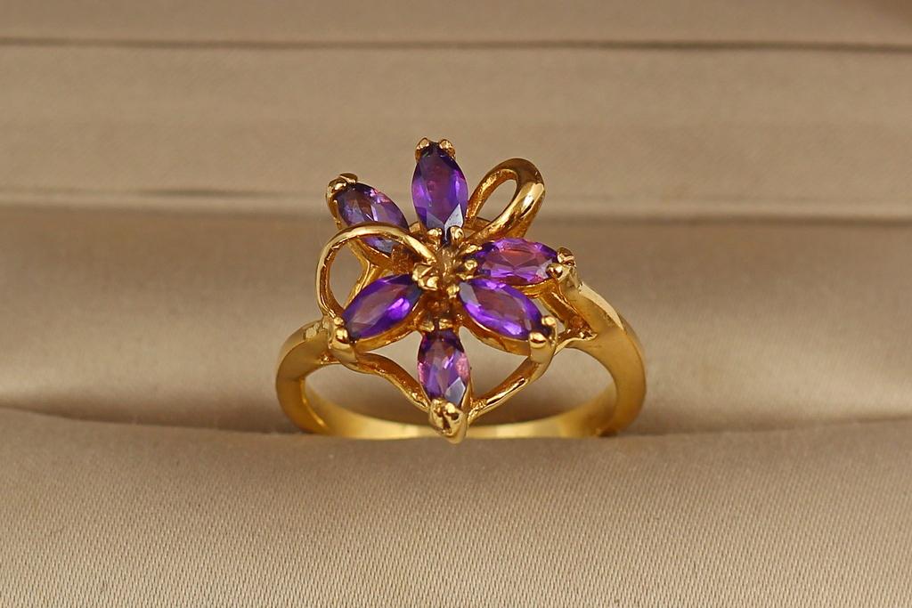 Кольцо аметист шесть камней р. 19 Золотистый (30292551)