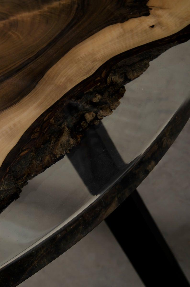 Стол журнальный река Токио дизайнерский круглый из прозрачной эпоксидная смолы и массива ореха 700х480 мм - фото 3 Стол журнальный река Токио дизайнерский круглый из прозрачной эпоксидная смолы и массива ореха 700х480 мм - фото 3