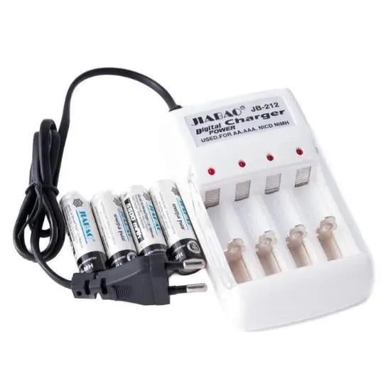 Зарядное устройство с 4 аккумуляторами пальчик (2135324175)