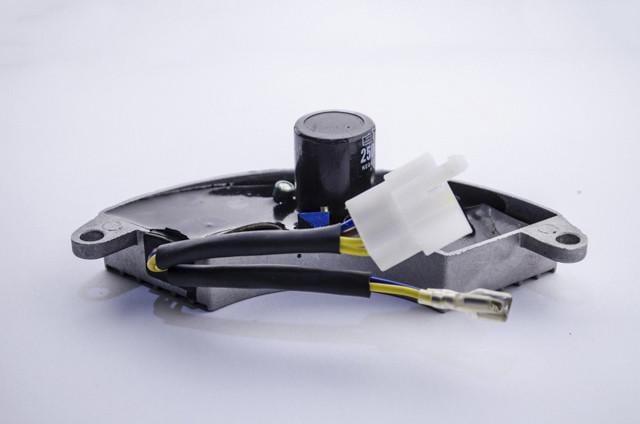 Реле напряжения генератора AVR 5 кВт 560mF класс А (2743)