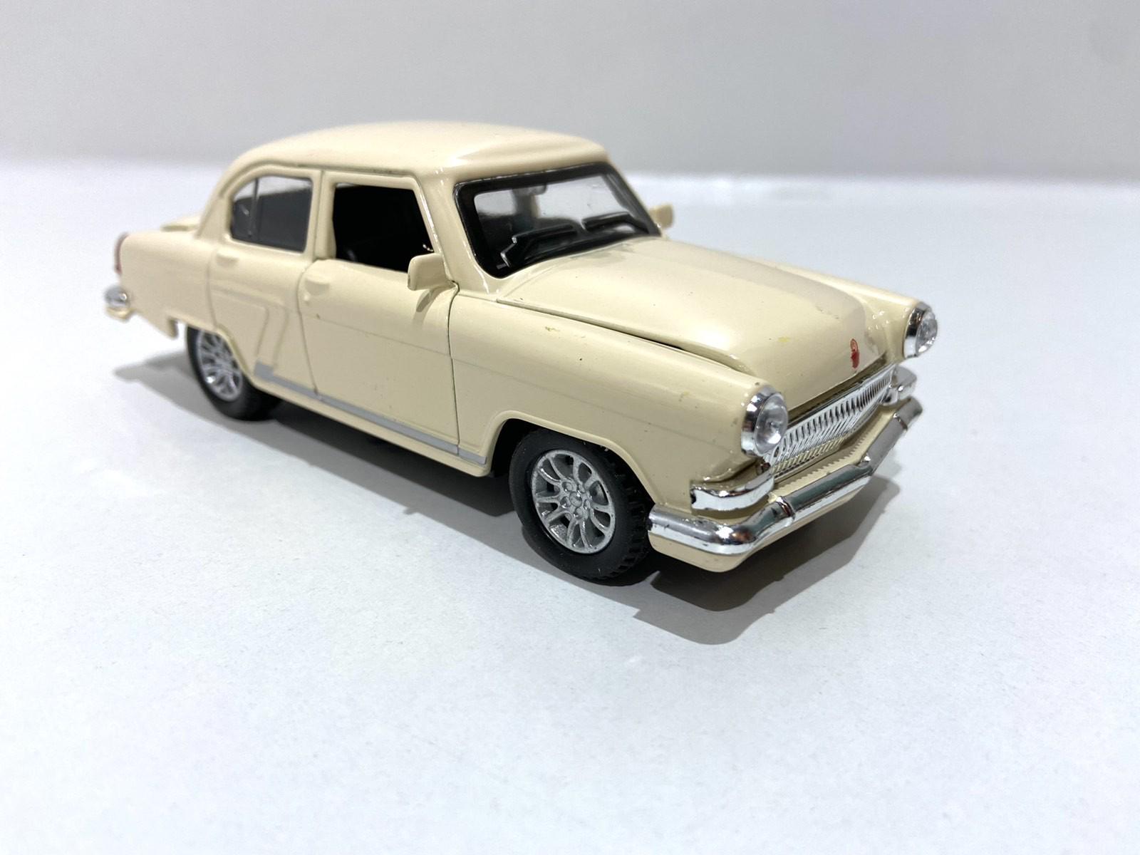 Машинка TK Union Group Auto Expert Газ 21 Волга 1:32 металлическая Бежевый (40921962)
