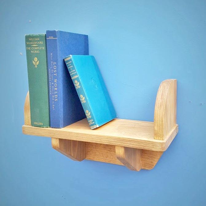 Полка книжная настенная из дерева Парфюмер Ваниль (КПГ-001602)