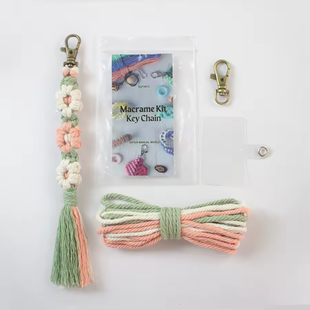 Набор макраме для рукоделия для ручного вязания плетеного брелока Цветы для ключей трехцветный 20х2,2 см Зеленый/Розовый/Белый