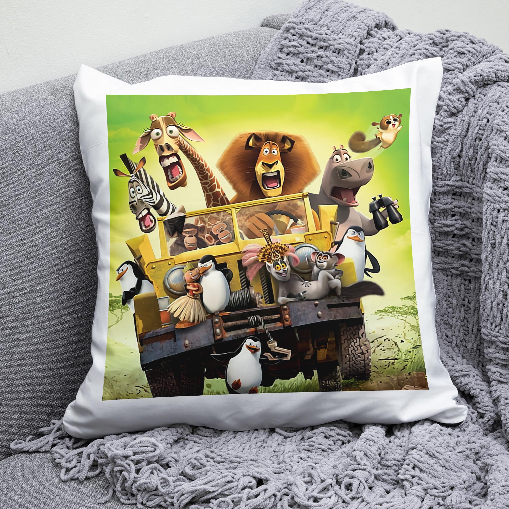 Плюшева подушка квадрат з принтом Мадагаскар