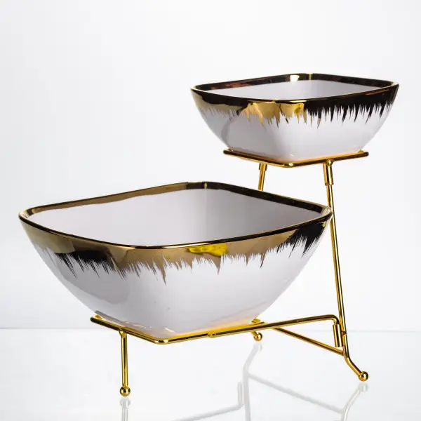 Фруктовница фарфоровая на 2 яруса на металлической подставке 31х23х25 см Белый/Золотой - фото 2 Фруктовница фарфоровая на 2 яруса на металлической подставке 31х23х25 см Белый/Золотой - фото 2