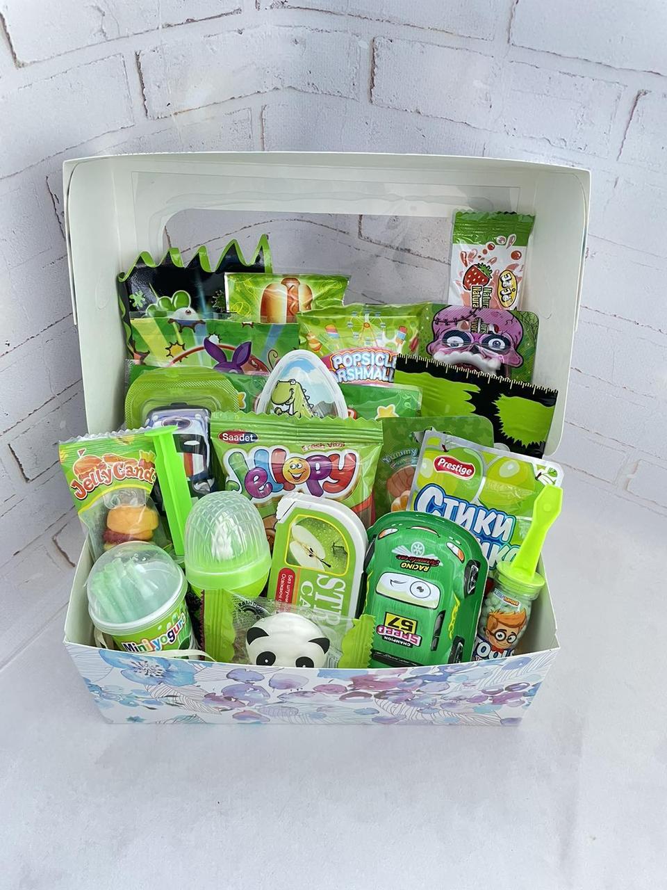 Подарунковий бокс для дитини з унікальним наповненням та сюрпризами Різнокольоровий (2051302105)