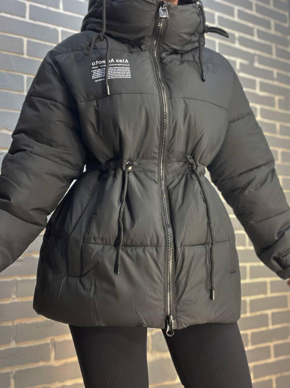 Куртка жіноча LADY YEP 9020 подовжена шнурок затяжка на талії напис на груді р. 44 Чорний (2803) - фото 5 Куртка жіноча LADY YEP 9020 подовжена шнурок затяжка на талії напис на груді р. 44 Чорний (2803) - фото 5