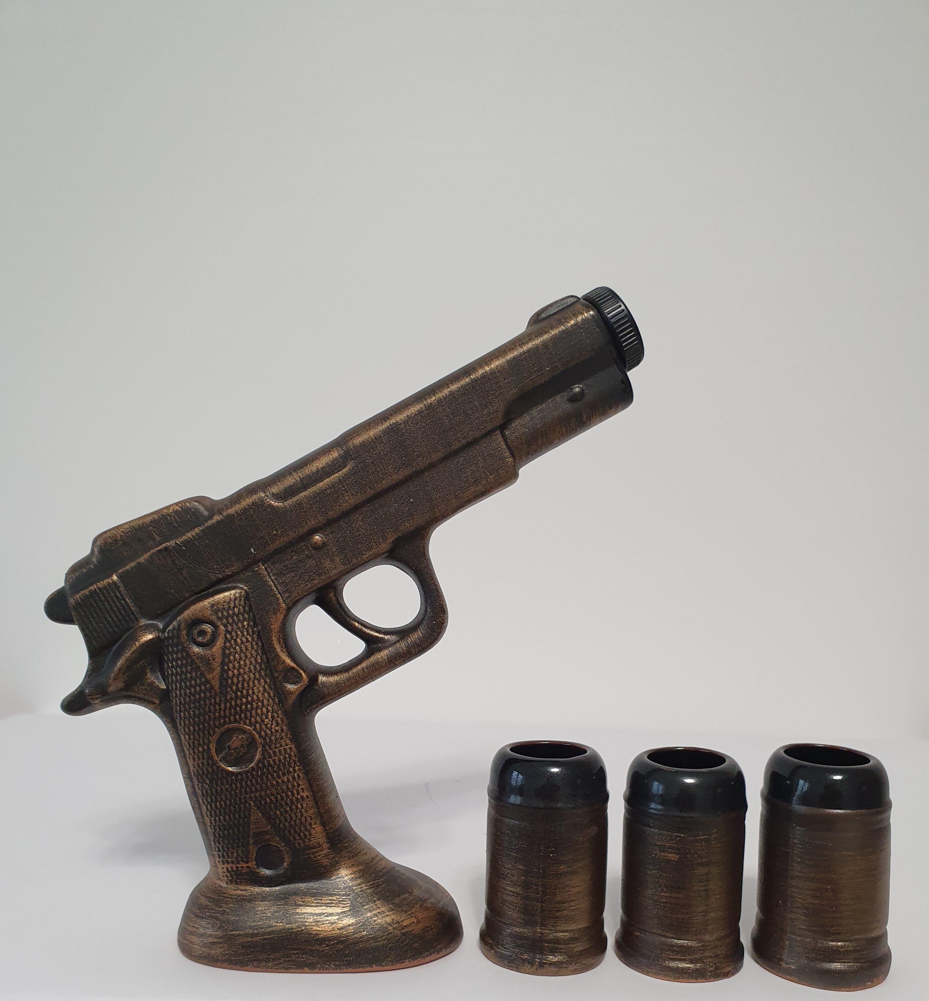 Подарочный набор для алкоголя штоф с рюмками Пистолет керамика (3242)