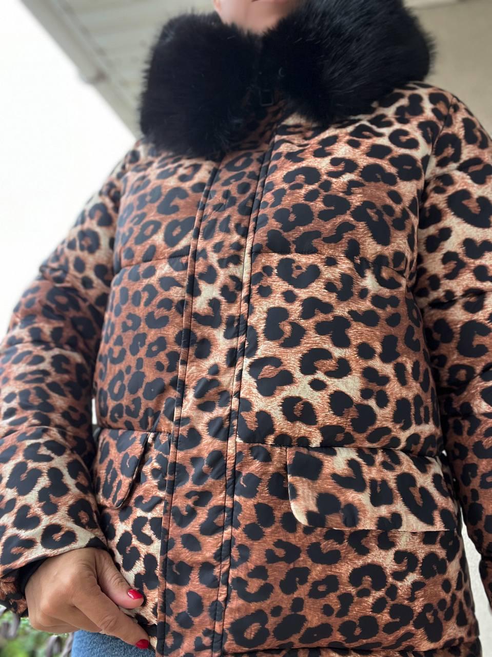 Куртка жіноча Lady Yep 9063 подовжена леопардовий принт з капюшоном хутро р. 46 Коричневий (2963) - фото 4
