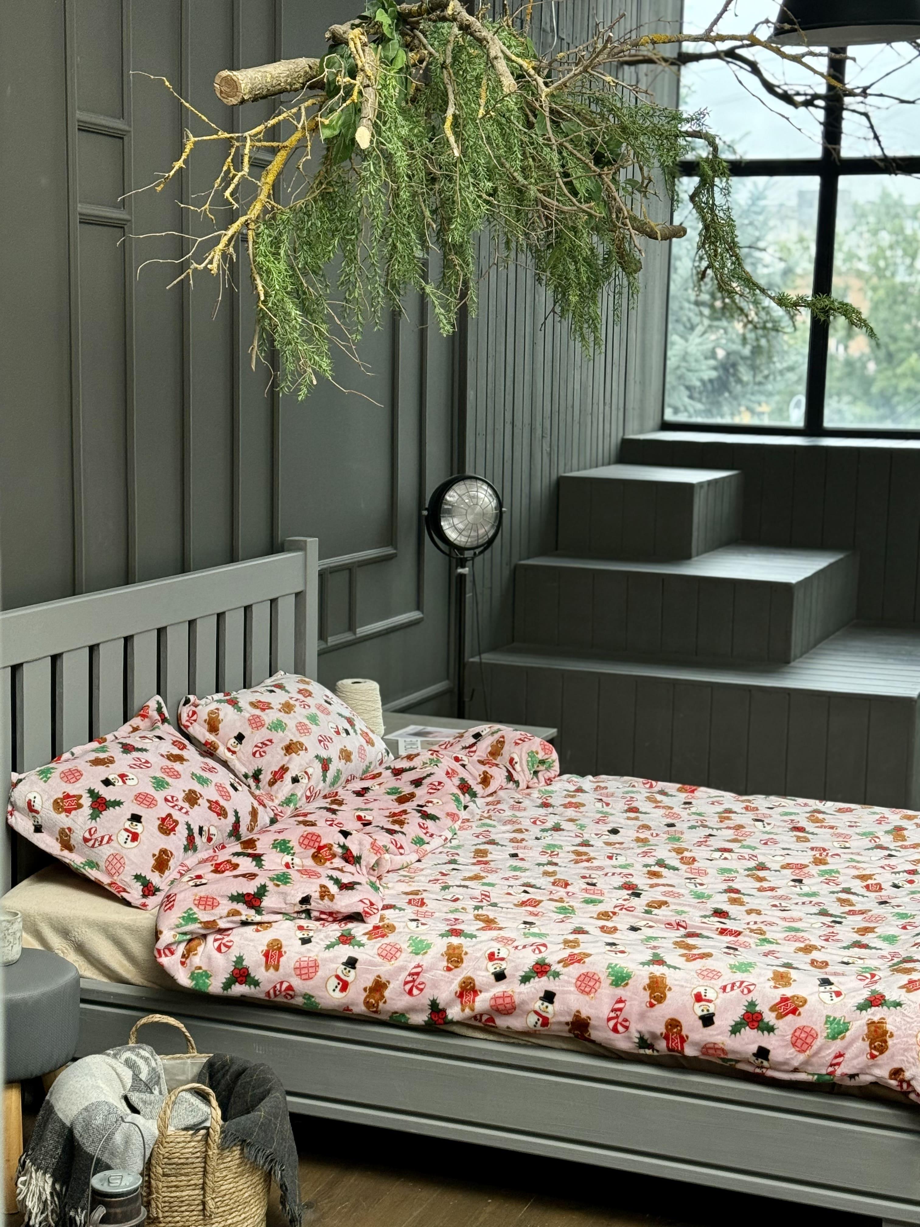 Комплект постельного белья на резинке Сладкое Рождество плюш полуторный/наволочки 50х70/70x70 см (9051) - фото 3