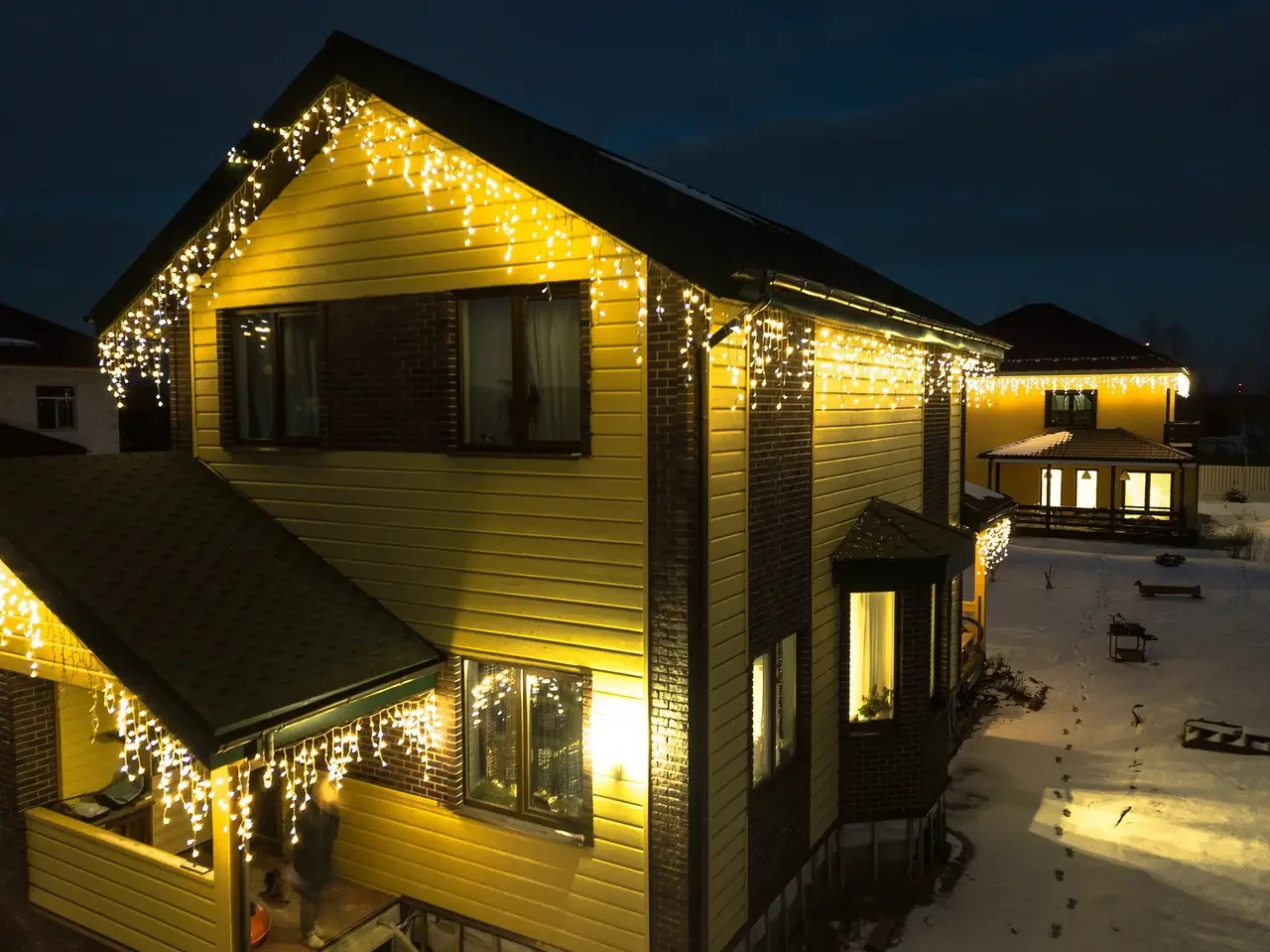 Гірлянда вулична UKC Бахрома Premium Iceclude IP65 120 LED 5×0,7 м (2402408694) - фото 5 Гірлянда вулична UKC Бахрома Premium Iceclude IP65 120 LED 5×0,7 м (2402408694) - фото 5