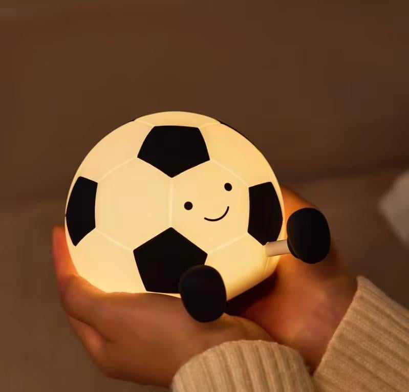 Нічник дитячий силіконовий Футбольний м'яч м'який сенсорний з акумулятором (S04) - фото 2 Нічник дитячий силіконовий Футбольний м'яч м'який сенсорний з акумулятором (S04) - фото 2
