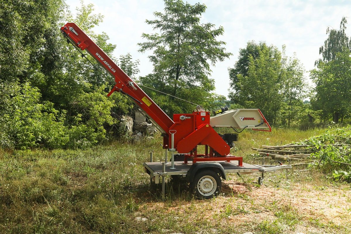Подрібнювач гілок Arpal на шматки дров з бензиновим двигуном на причепі (АМ-120БД-К) - фото 8 Подрібнювач гілок Arpal на шматки дров з бензиновим двигуном на причепі (АМ-120БД-К) - фото 8