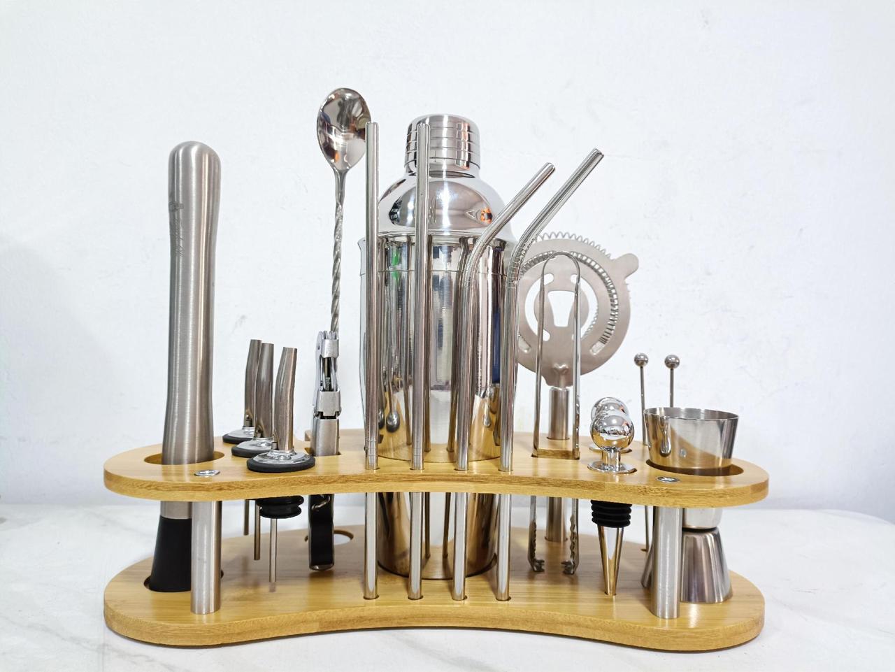 Набір для бару 19в1 для приготування коктейлів Basimc 750 мл з дерев'яною підставкою (Е051214) Набір для бару 19в1 для приготування коктейлів Basimc 750 мл з дерев'яною підставкою (Е051214)