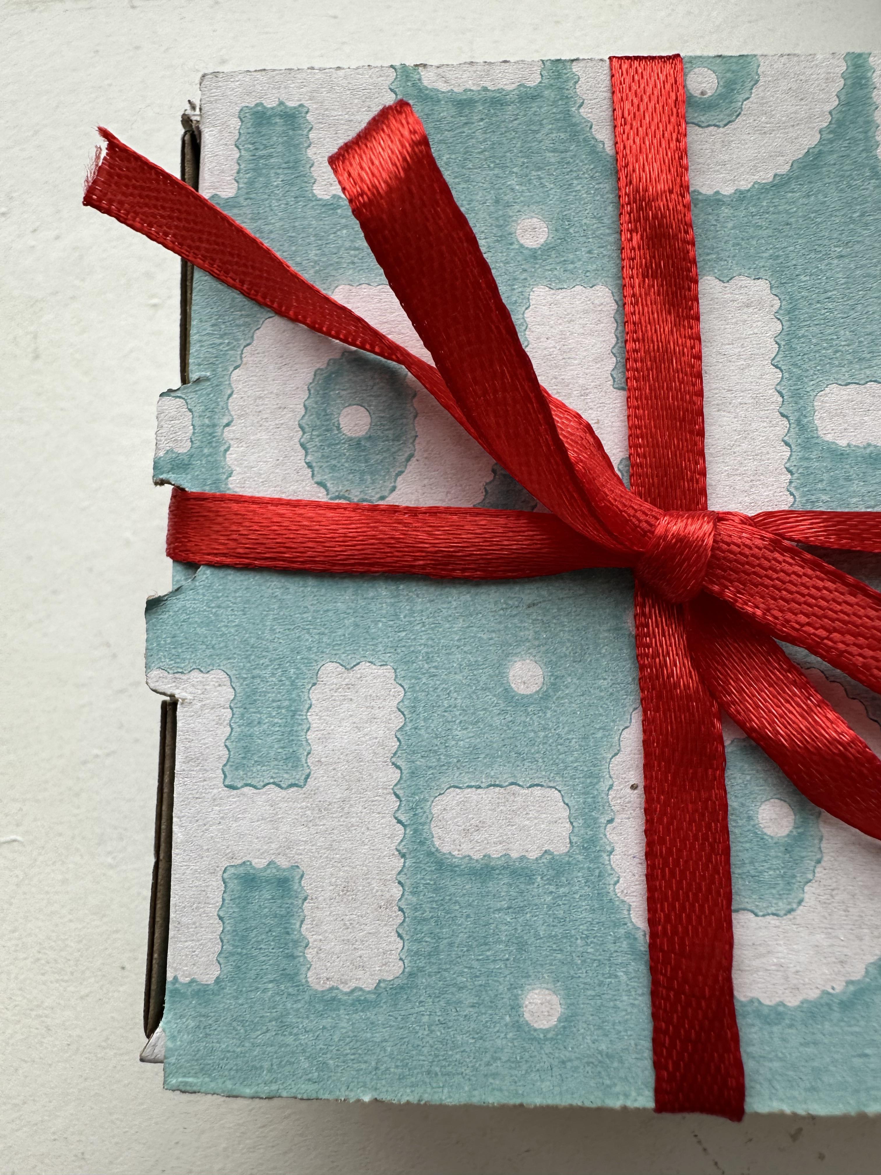 Подарунковий бокс з новорічними шкарпетками (13479315) - фото 4 Подарунковий бокс з новорічними шкарпетками (13479315) - фото 4