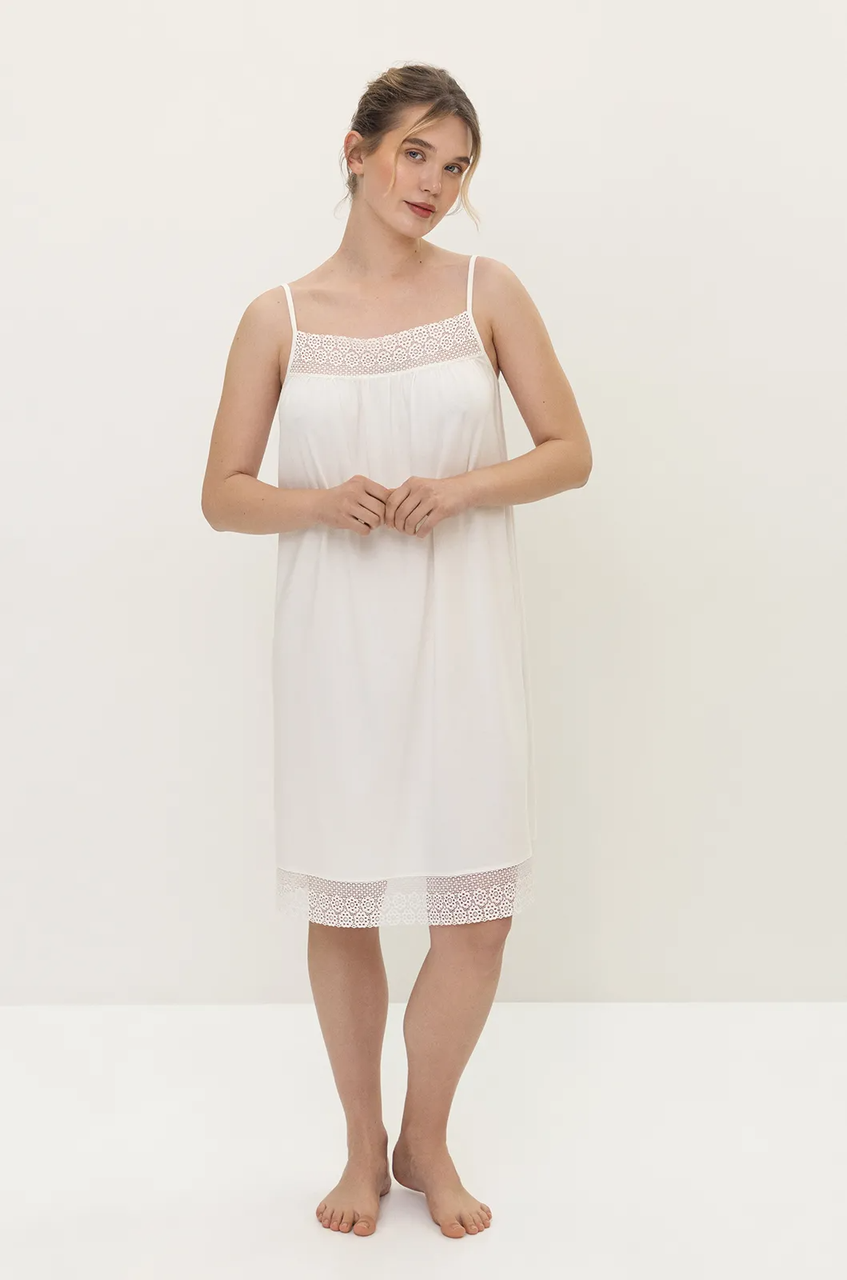 Ночная женская рубашка Ellen 117/16/01 KATRUSIA S Молочный (117/16/01SMoloch) Ночная женская рубашка Ellen 117/16/01 KATRUSIA S Молочный (117/16/01SMoloch)