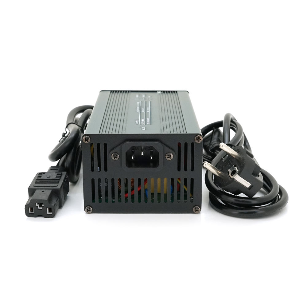 Зарядний пристрій для акумуляторів LiFePO4 48V58,4V 16S 8A роз'єм 3pin 173x90x50 мм (YUT_V9261)