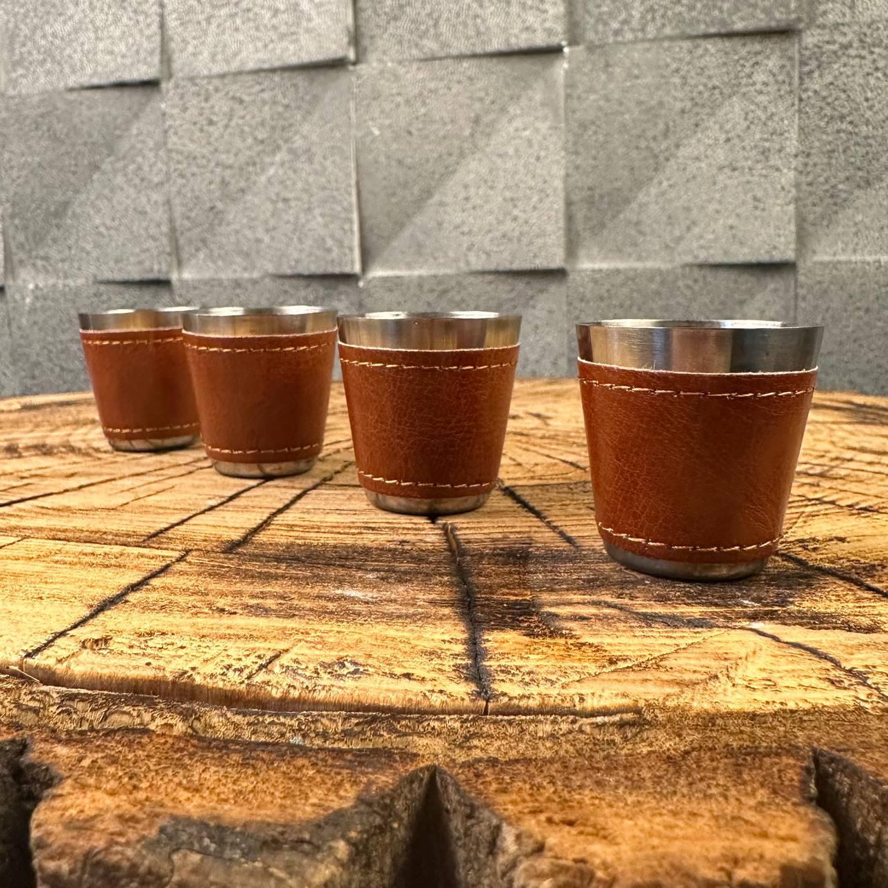 Набір фляга для алкоголю і 4 чарки в подарунковій коробці з гравіюванням Герба Повітряних сил ЗСУ - фото 8 Набір фляга для алкоголю і 4 чарки в подарунковій коробці з гравіюванням Герба Повітряних сил ЗСУ - фото 8