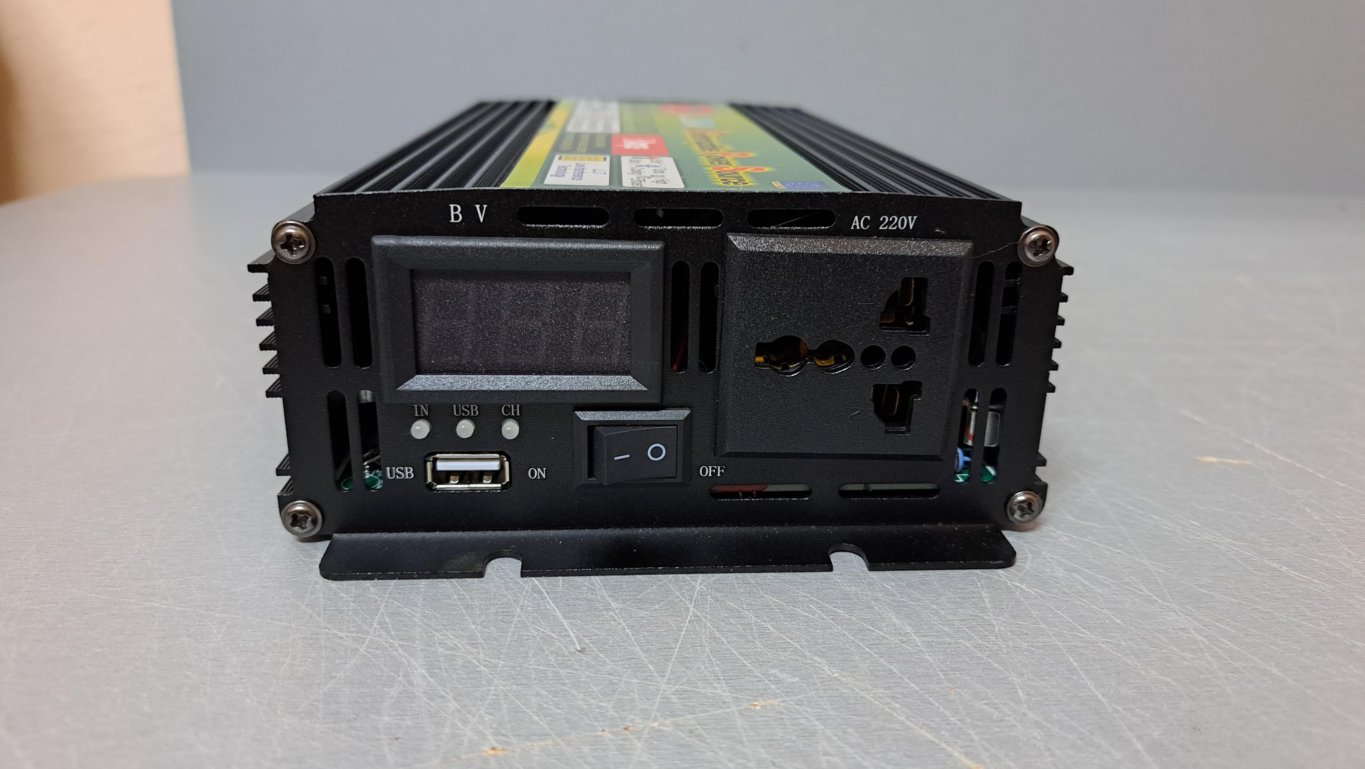 Преобразователь напряжения WIMPEX 12-220V 3200W с автоматической зарядкой 8А - фото 3