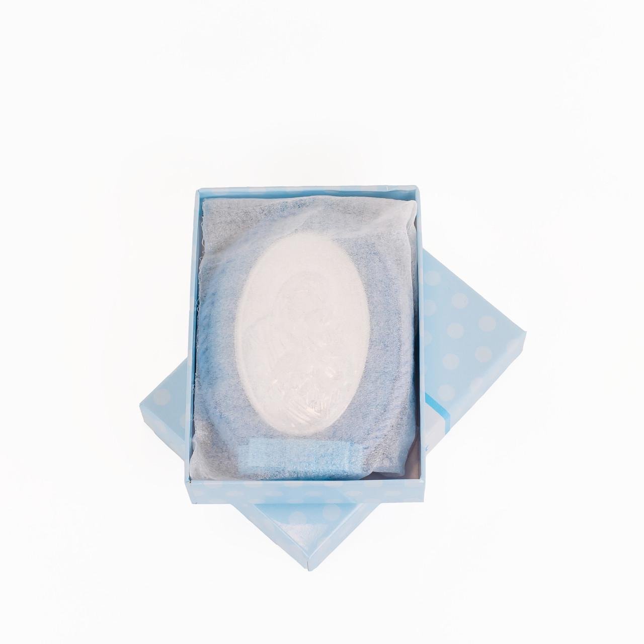 Срібна дитяча іконка Мадонна з Немовлям на синій подушечці 8х11 см - фото 2 Срібна дитяча іконка Мадонна з Немовлям на синій подушечці 8х11 см - фото 2