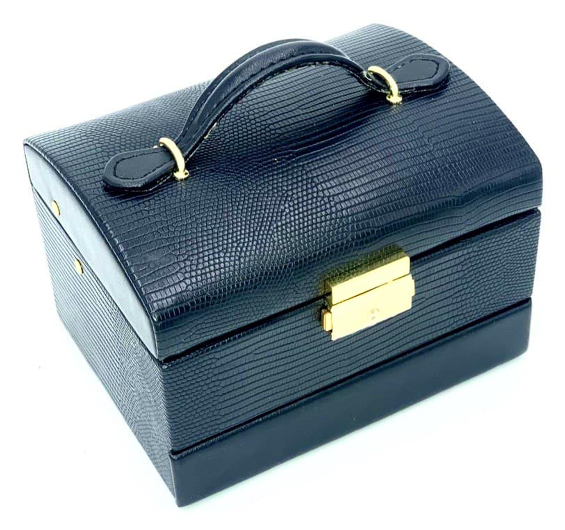 Шкатулка-трансформер для украшений из экокожи с тиснением 16х13х11 см Черный