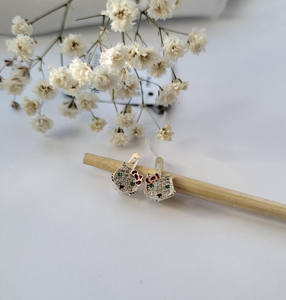 Серьги серебряные Кошечка Китти с камнями 925 пробы 2,00 г (56063)