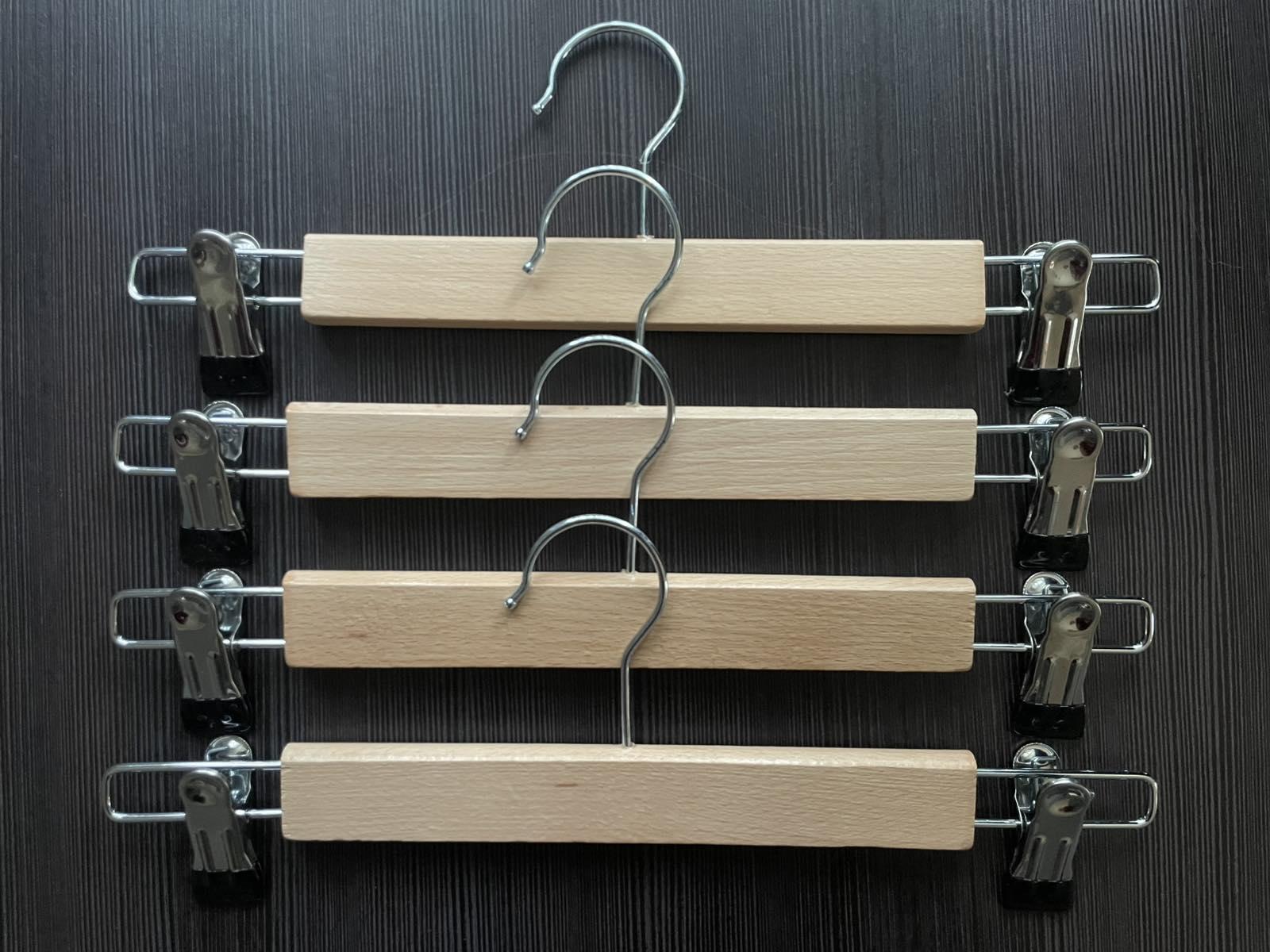Вішалка ІВА з прищіпками для спідниць та штанів з лакованою дерев'яною вставкою 33 см - фото 2 Вішалка ІВА з прищіпками для спідниць та штанів з лакованою дерев'яною вставкою 33 см - фото 2