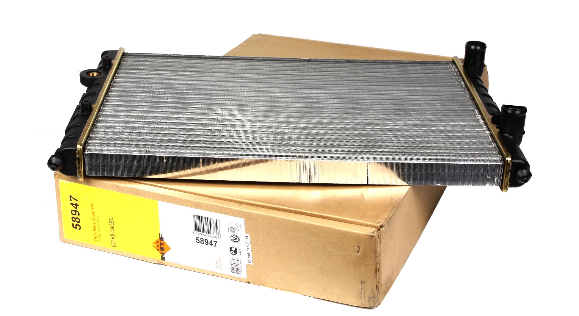 Радиатор охлаждения NRF для VW Passat 1.6-2.0 94- (58947)