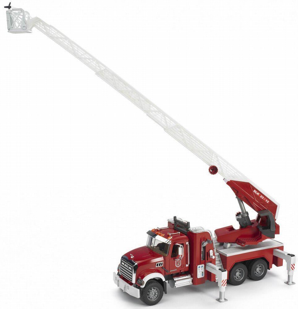 Игрушка пожарная машина Mack granite с водяным насосом звук и свет (02821)