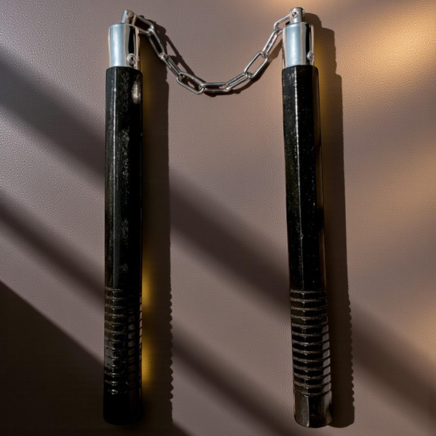 Нунчаки тренировочные деревянные Univerza на цепи из дуба Черный - фото 3 Нунчаки тренировочные деревянные Univerza на цепи из дуба Черный - фото 3