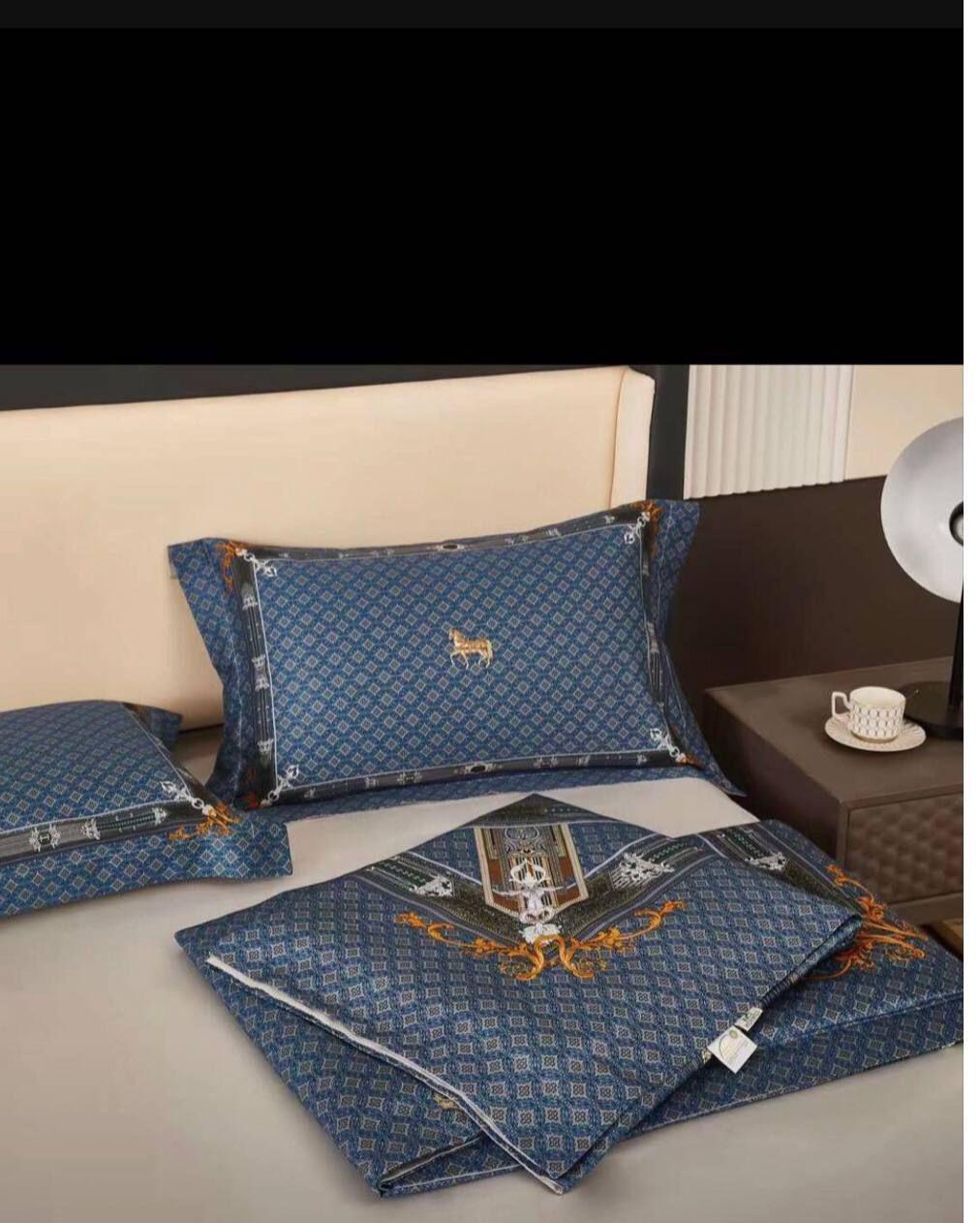Комплект постельного белья Hermes двуспальный евро шелк с одеялом Синий