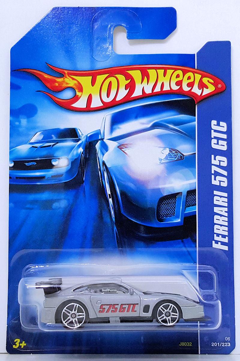Игрушечная машинка Hot Wheels Ferrari 575 GTC 2006 №201 (J8032)