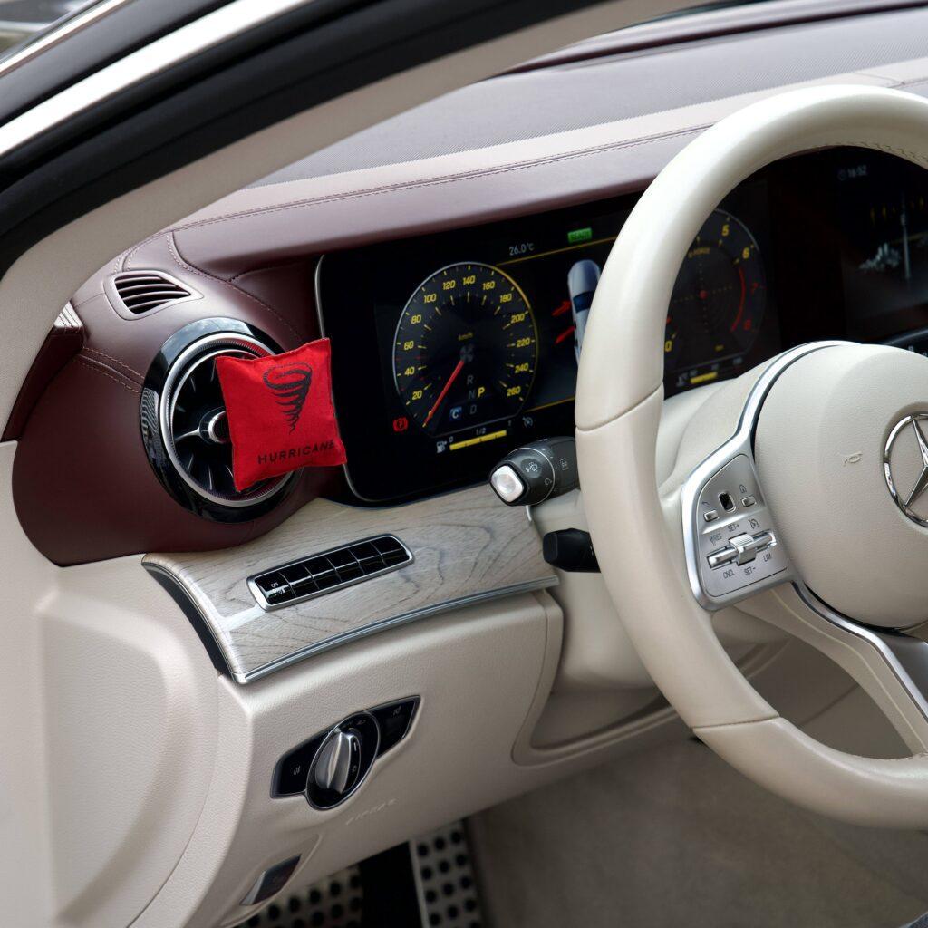 Ароматизатор HURRICANE RED STANDART стильный автоаромат с фруктово-цветочными нотами и мускусным шлейфом - фото 3