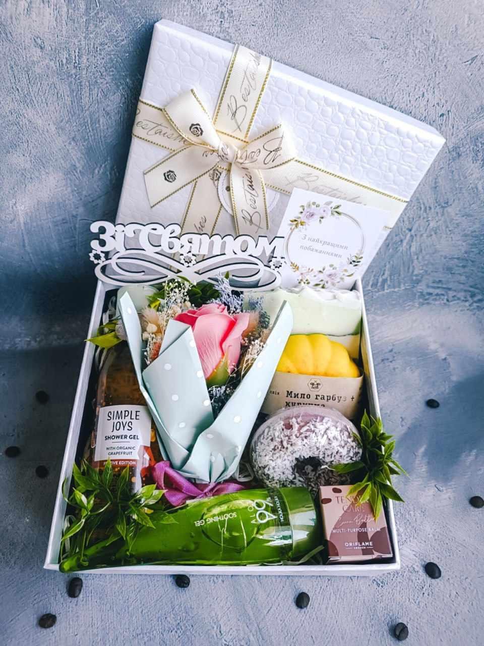 Подарунковий набір для жінки Beauty box з косметикою (2527543573)